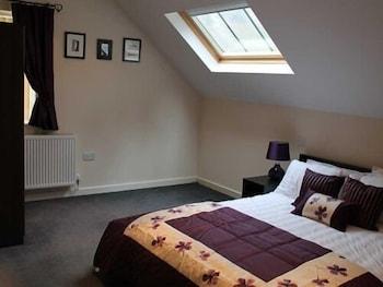We Three Loggerheads Hotel Gwernymynydd Bagian luar foto