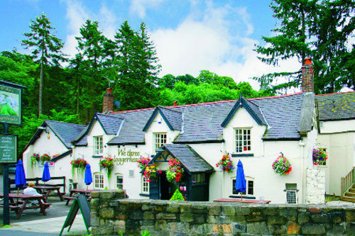 We Three Loggerheads Hotel Gwernymynydd Bagian luar foto